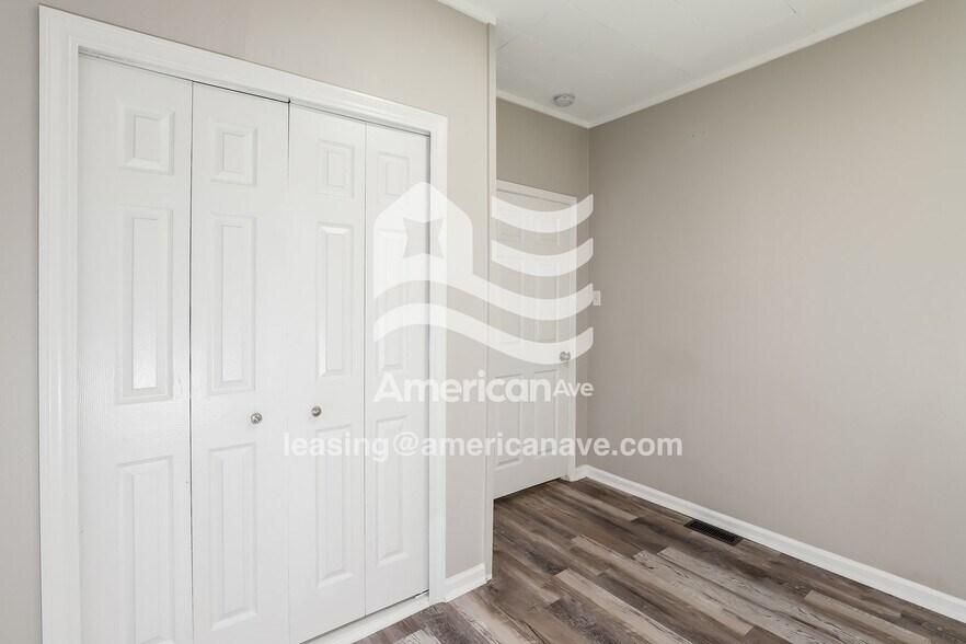 Building Photo - 624 Marion St