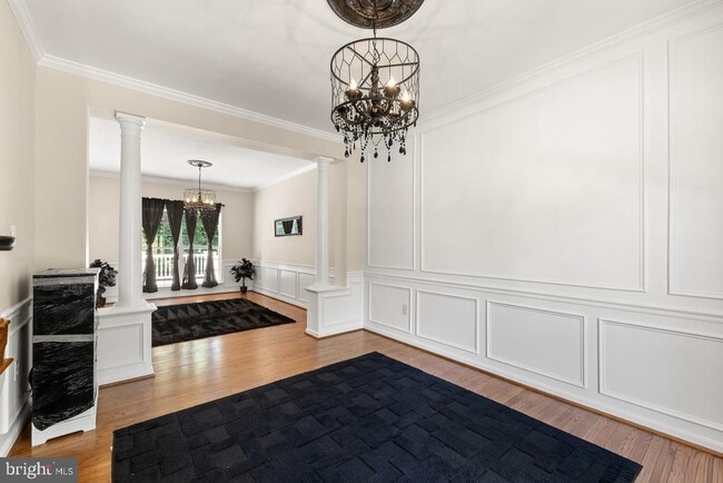 Building Photo - 9201 Golf Ct