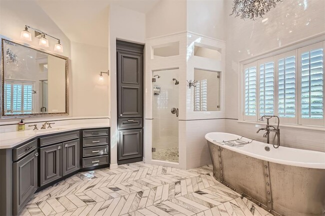 Building Photo - 2390 W 8th St