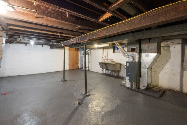 Building Photo - MOVE-IN SPECIAL! $200 OFF 1ST MONTH RENT T...