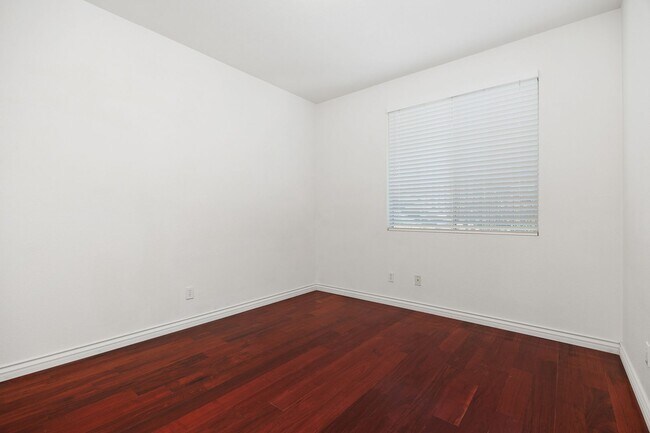 Building Photo - 10728 Sabre Hill Dr