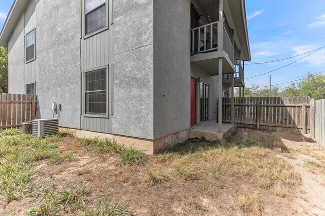 Building Photo - 107 Shannon Cir