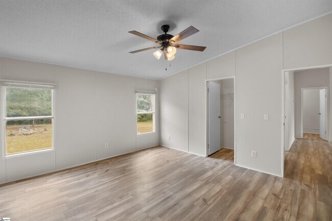 Building Photo - 296 Fish Camp Rd