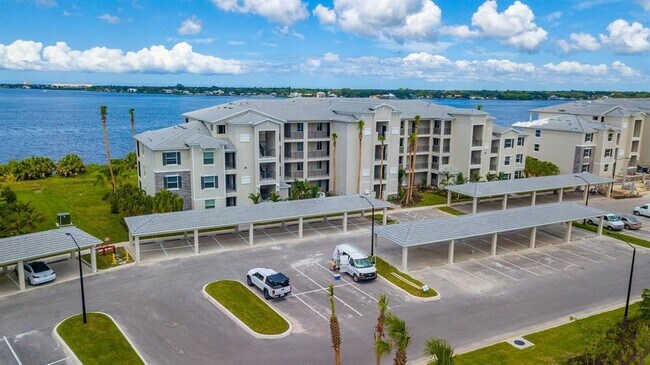 Building Photo - 910 Tidewater Shores Loop