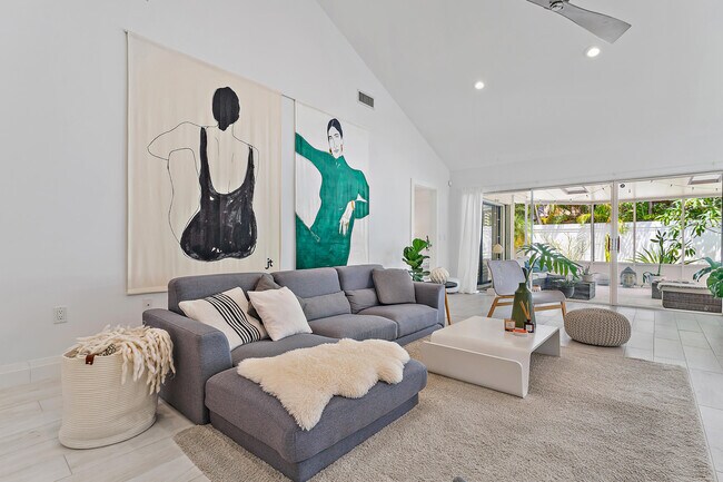 Building Photo - 125 Harbourside Cir