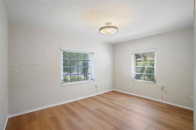 Building Photo - 2460 SW 24th St