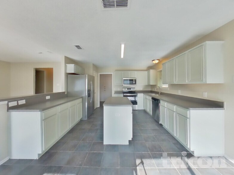 Building Photo - 309 Pecos Dr
