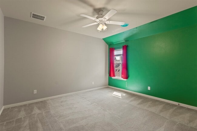 Building Photo - 2606 Kennedy Dr
