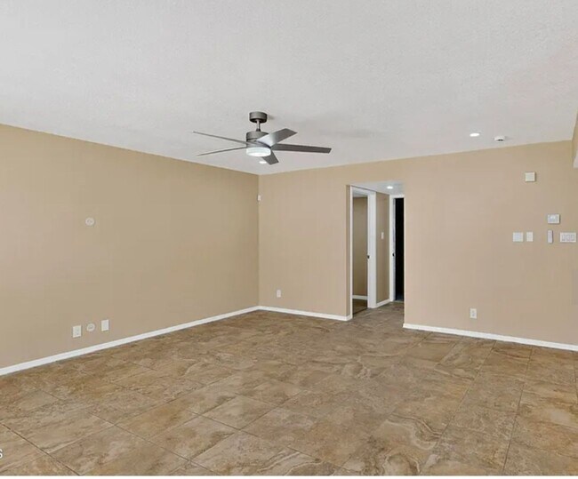 Building Photo - 4 BEDROOM 3 BATHROOM HOME! fully remodeled...