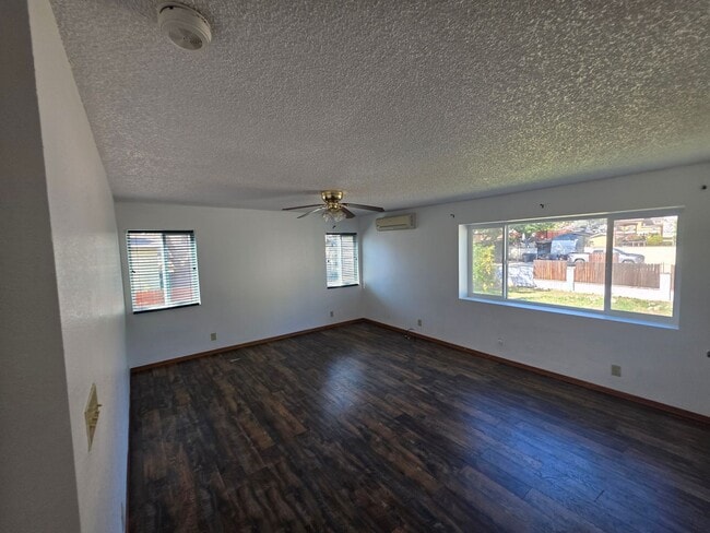 Building Photo - 3 Bedroom Home for Rent with RV Parking, Rock Views & Large Lot