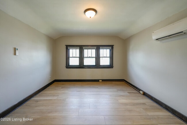 Building Photo - 908 Lydia St