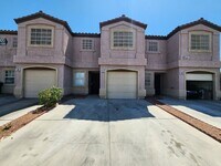 Building Photo - Beautiful 3 Bedroom & 2 1/2 Bath Condo.