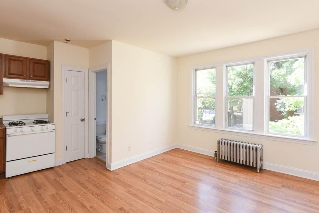 Building Photo - 2600 N Kimball Ave