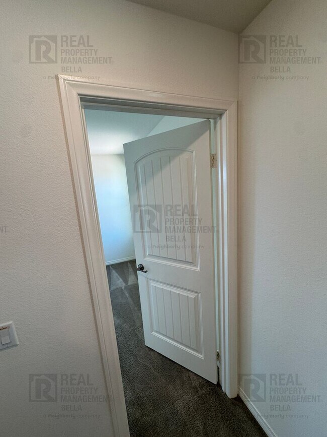 Building Photo - Spacious Menifee Home with Open Floor Plan, Walk-In Closets & Covered Patio