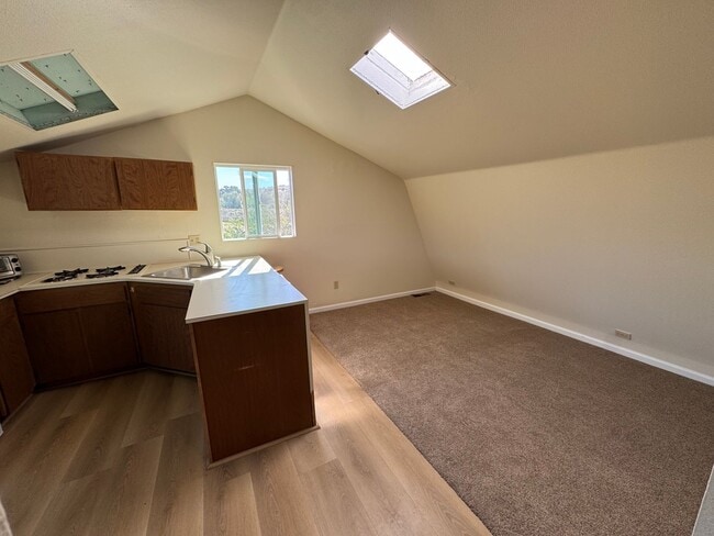 Building Photo - 1590 Solomon Rd