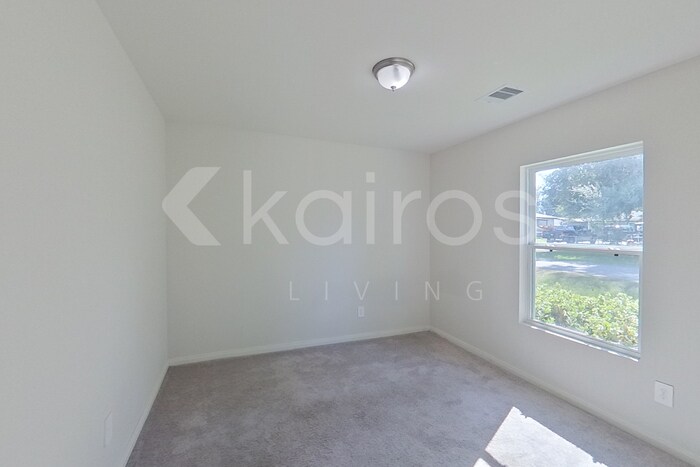 Building Photo - 236 Bluebonnet