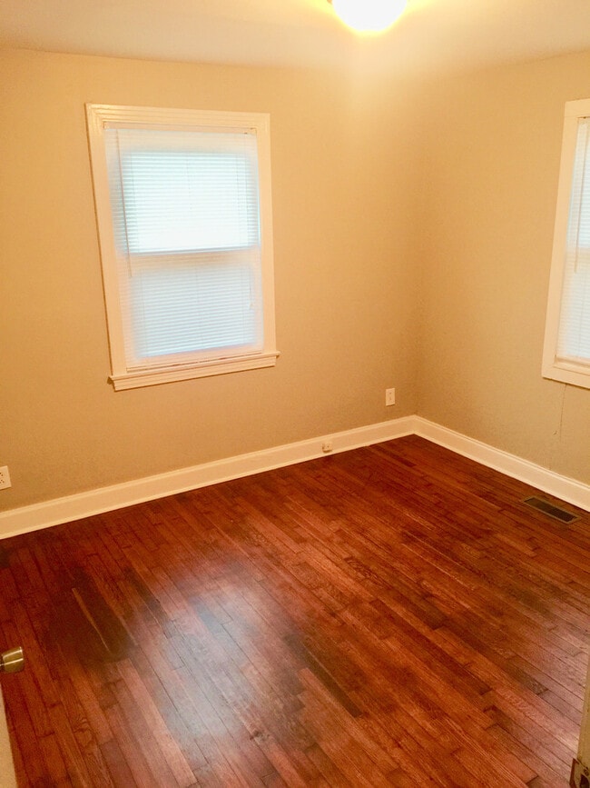 Building Photo - 3 Bedroom 1 Bath House in Madison with Amenities!  $1925/mo
