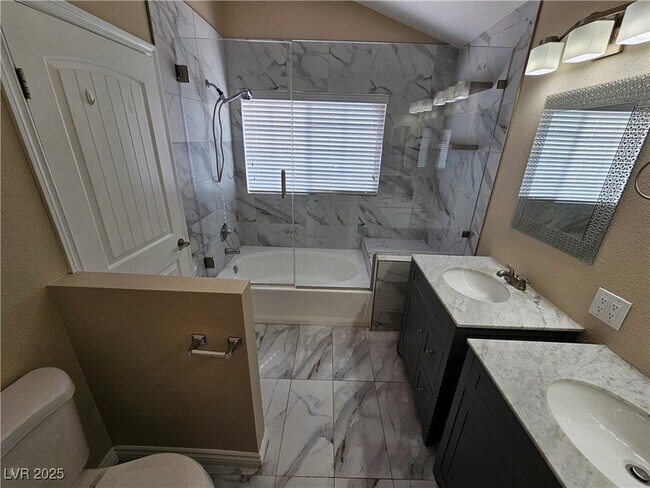 Building Photo - 2705 Kennington Cir