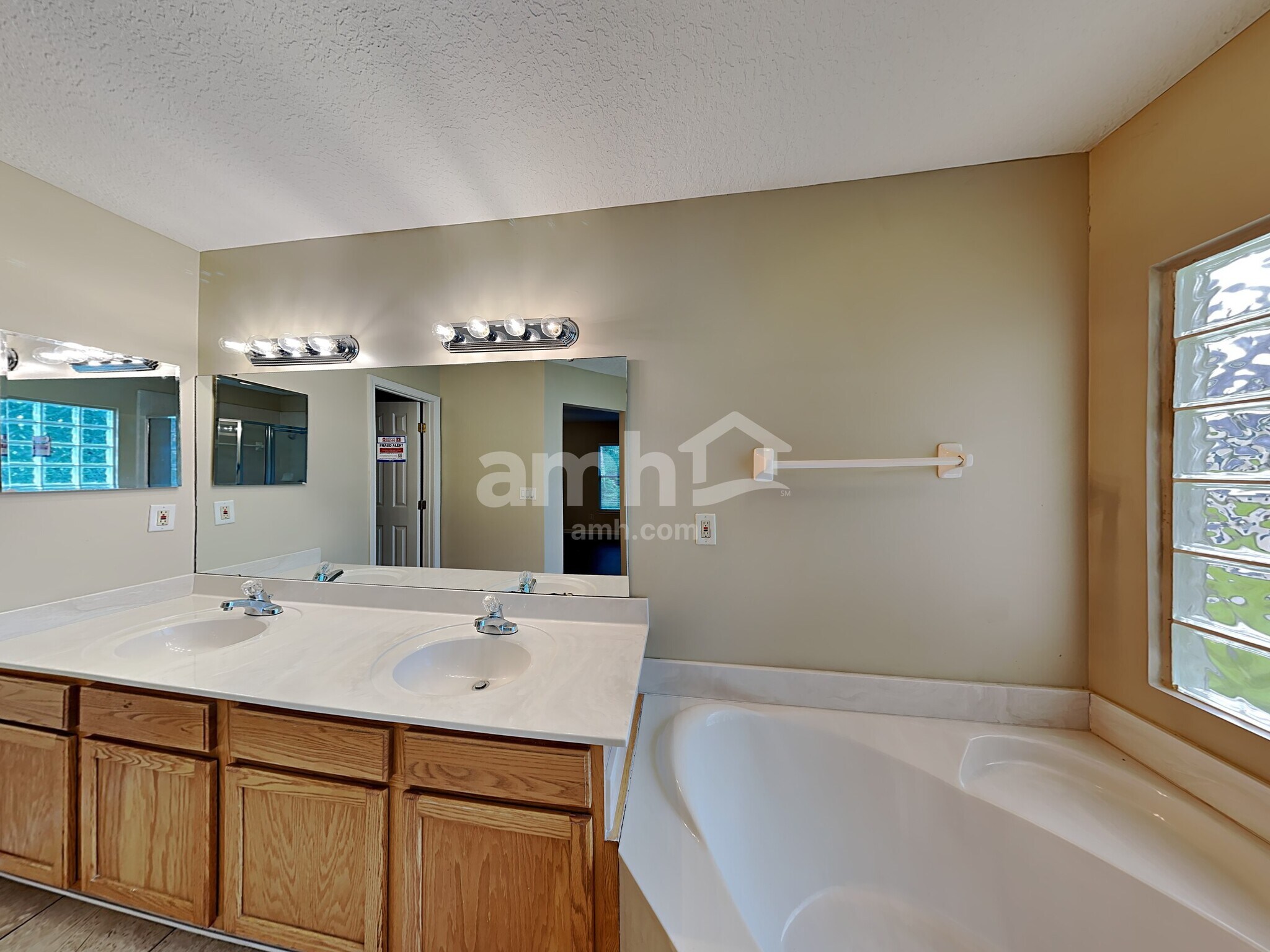 Building Photo - 10909 Acorn Park Ct