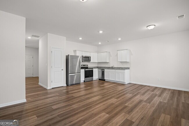 Building Photo - 406 Kings Cross Wy