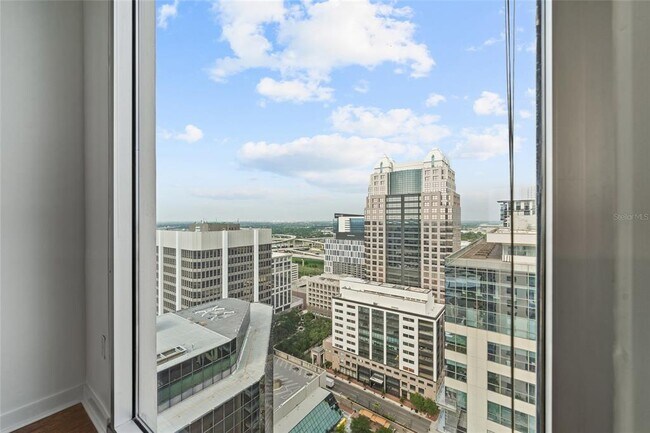 Building Photo - 155 S Court Ave