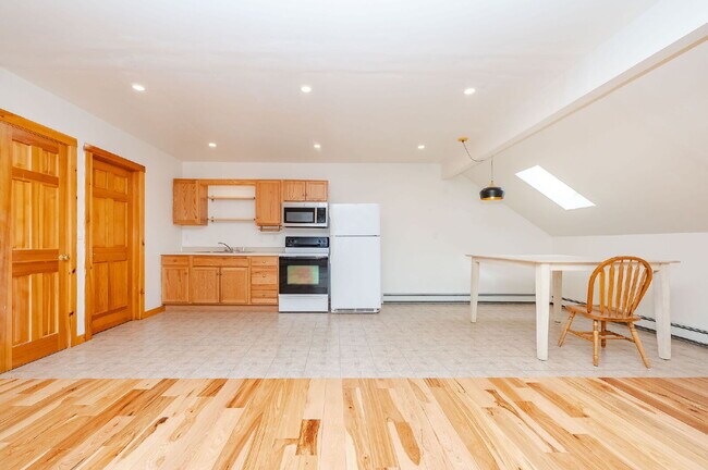 Building Photo - Hilltop Sanctuary Living | Open-Concept 2BR Loft-Style Home | Utilities Included | Barrington, NH