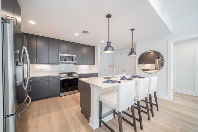 Building Photo - 418 Palisade Ave