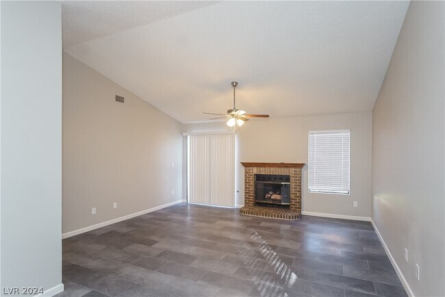 Building Photo - 1806 Mazzanti Way