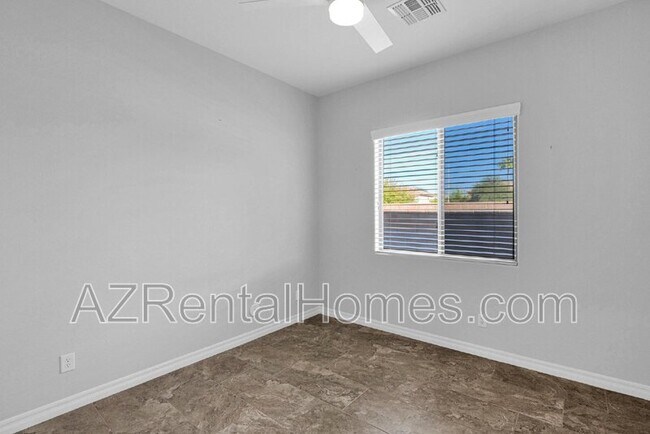 Building Photo - 1492 E Prescott Pl