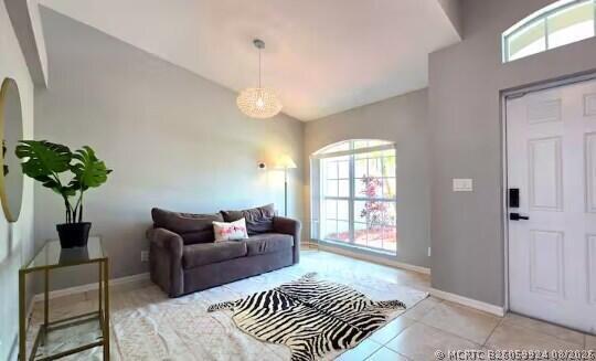 Building Photo - 302 NE Greenbrier Ave