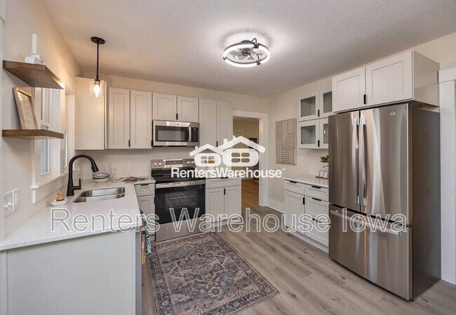 Building Photo - 710 31st St