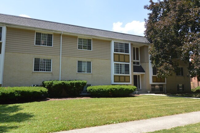 Primary Photo - 370 S Eastern Ave