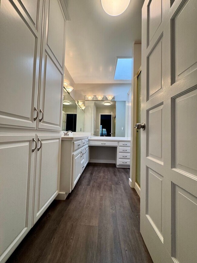 Building Photo - Spacious Single Level Home with Swimming Pool in Alamo Available Now!