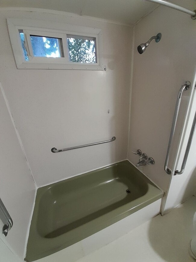 Building Photo - 1/2 off 1st Month's Rent ! Country Setting Single Wide Manufactured Home Silverbrook RV Park