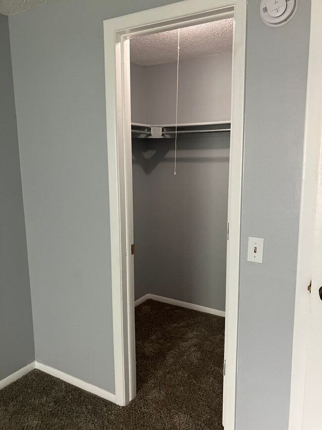Building Photo - Coming Soon! Charming Townhome South Aurora