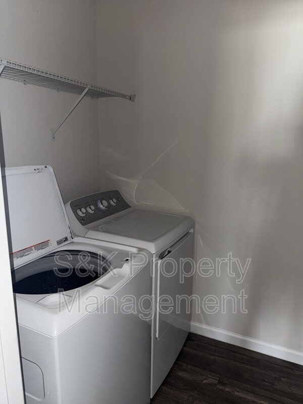 Building Photo - 112 Overstreet Ct