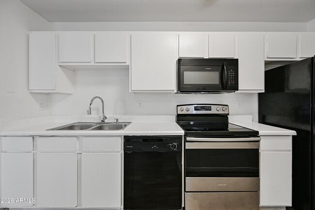 Building Photo - 3065 N 67th Ave