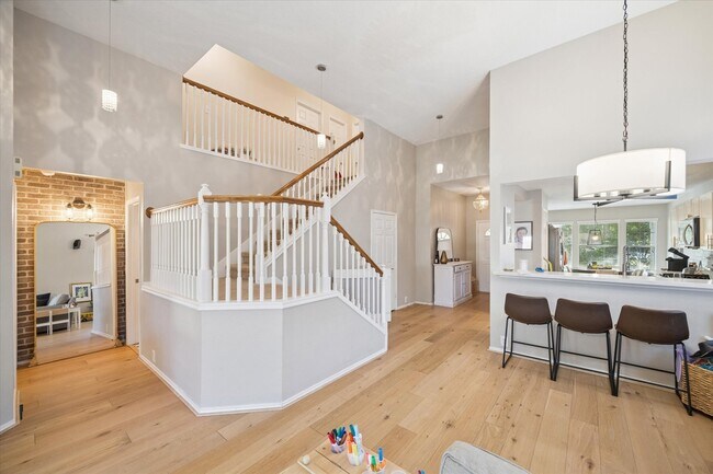 Building Photo - 5802 Spring Sunrise Dr