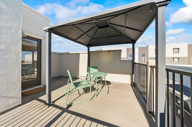 Building Photo - 206 Box Lane-