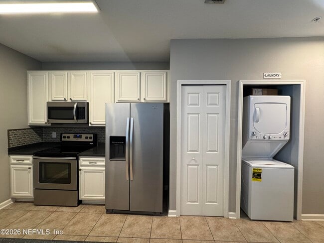 Building Photo - 5006 Key Lime Dr