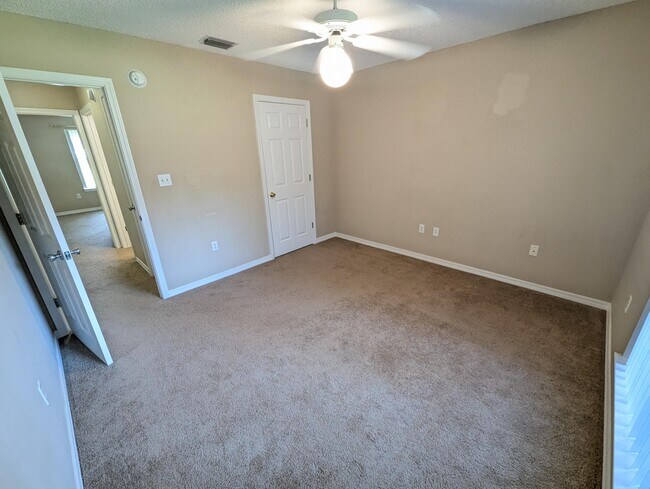 Building Photo - 7570 Pepperwood St