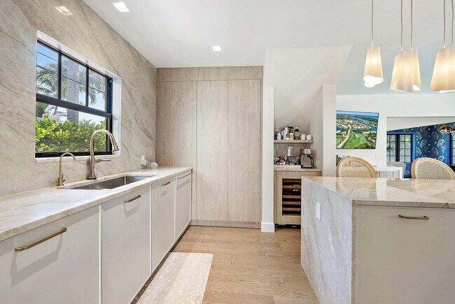 Building Photo - 3211 Washington Rd