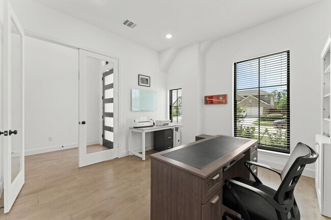 Building Photo - 13022 Soaring Frst Dr