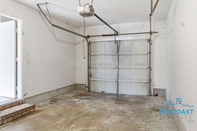 Building Photo - 11352 Fairfield Blvd