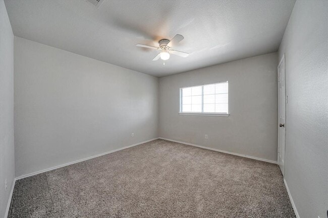 Building Photo - 1701 Balsam Way