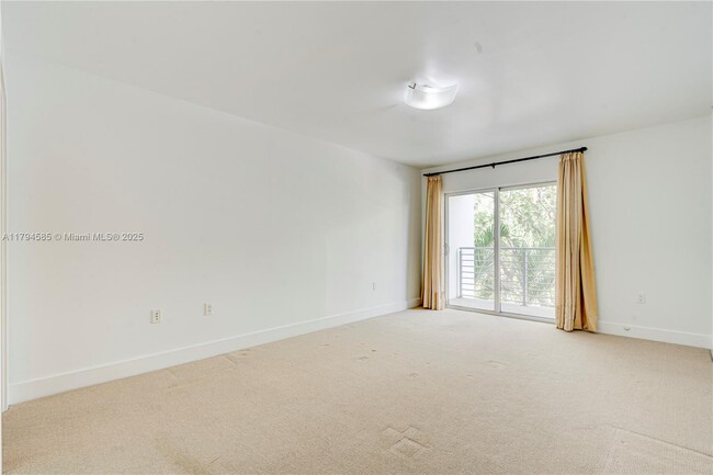 Building Photo - 7541 SW 61st Ave