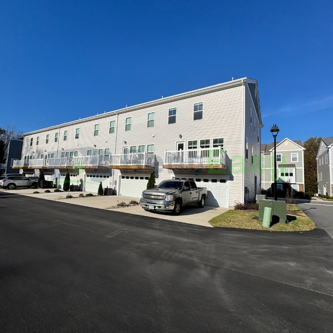 Building Photo - 2005 Laycock Ln