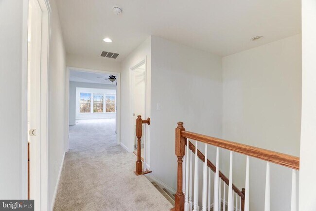 Building Photo - 42639 Chisholm Dr