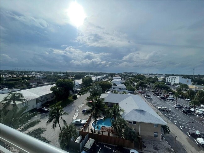 Building Photo - 2900 NE 30th St