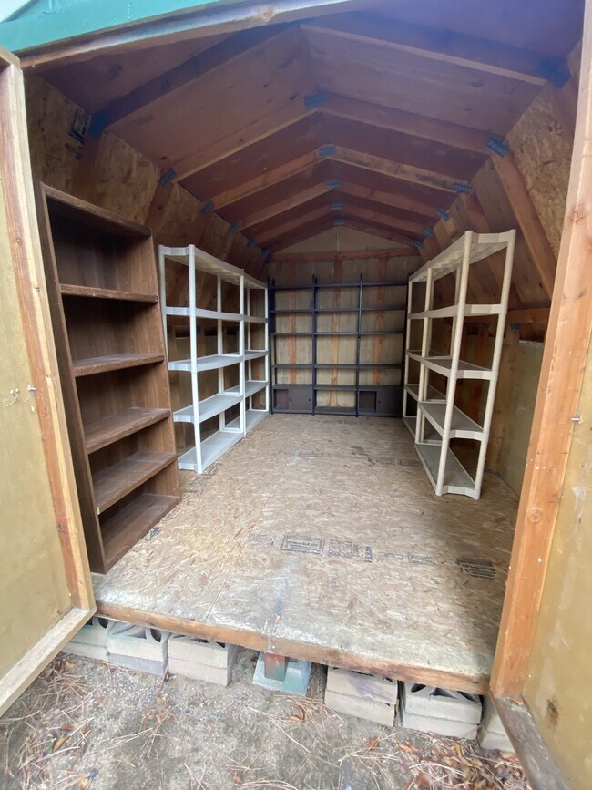 Building Photo - 1431 Rancho Way